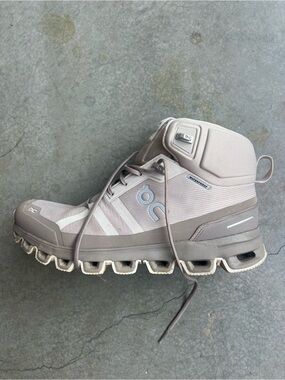 Women’s On Running Cloud Hi Waterproof Hiking Shoe
